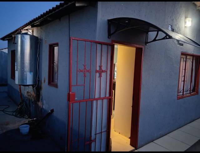 2 BEDROOM HOUSE FOR SALE IN SOSHANGUVE SOUTH